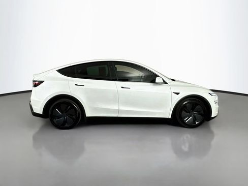 Used 2026 Tesla Model Y AWD image 9