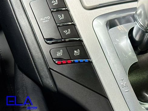 Used 2016 Porsche Cayenne Turbo image 22