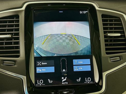 Used 2021 Volvo XC90 T5 Momentum w/ Climate Package FWD image 13