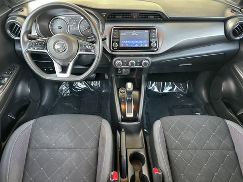 Used 2019 Nissan Kicks S image 14