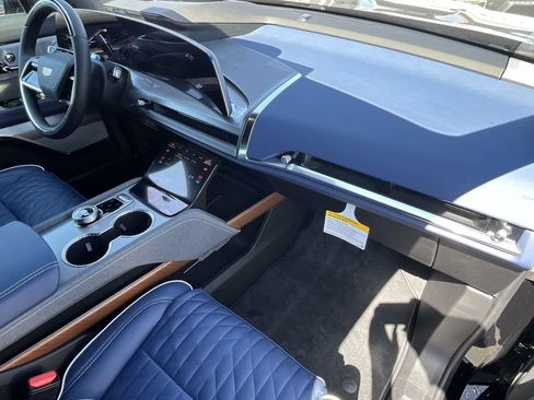 New 2026 Cadillac Vistiq Premium Luxury image 21