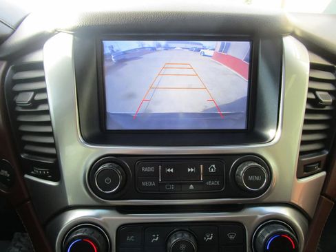 Used 2017 Chevrolet Suburban Premier AWD/4WD image 19