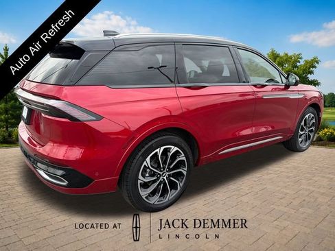 Used 2024 Lincoln Nautilus Reserve w/ Equipment Group 202A AWD/4WD image 7