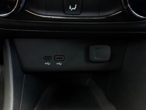 Used 2025 Buick Encore GX Preferred FWD image 24