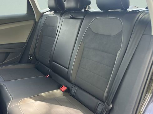 Used 2023 Volkswagen Taos SE image 33