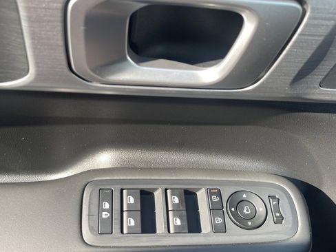 Used 2024 Hyundai Santa Fe Limited image 20