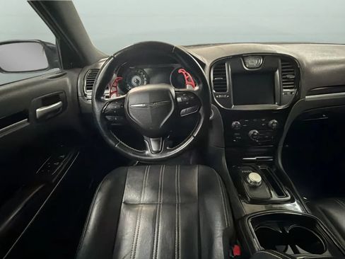 Used 2018 Chrysler 300 S RWD image 11