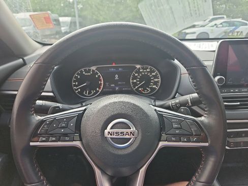 Used 2020 Nissan Altima 2.5 SR w/ Premium Package FWD image 17