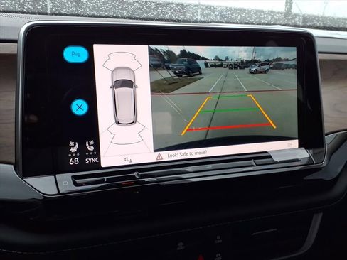 New 2026 Volkswagen Atlas SE FWD image 14