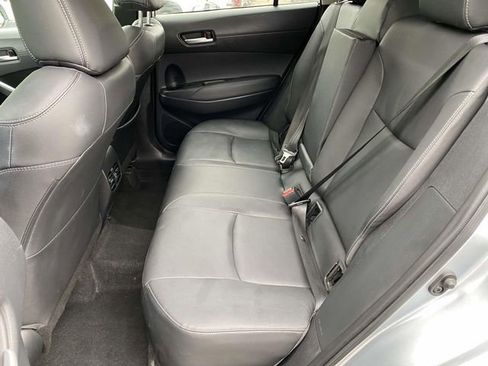 Used 2023 Toyota Corolla Cross XLE w/ Convenience Package FWD image 16