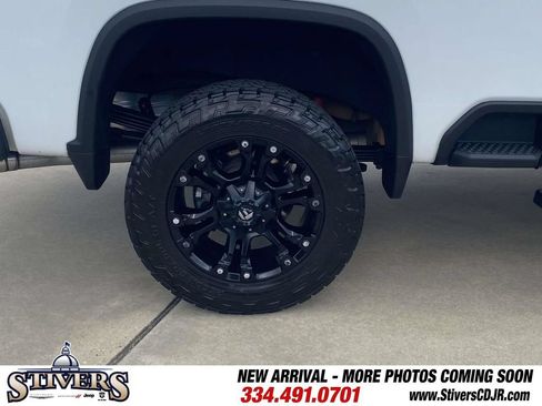 Used 2020 Chevrolet Silverado 2500 High Country w/ Technology Package AWD/4WD image 11