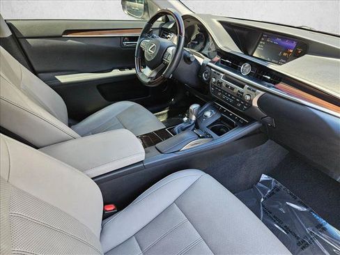 Used 2018 Lexus ES 350 w/ Luxury Package w/Wood Trim FWD image 26