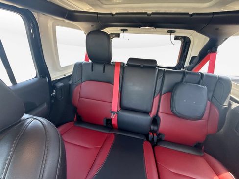 Used 2023 Jeep Wrangler Unlimited Rubicon 4xe AWD/4WD image 26
