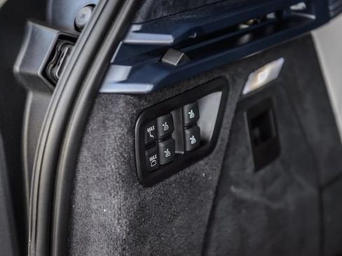 Used 2020 BMW X7 xDrive40i w/ M Sport Package AWD/4WD image 13