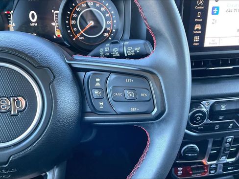 Used 2024 Jeep Wrangler Rubicon image 26