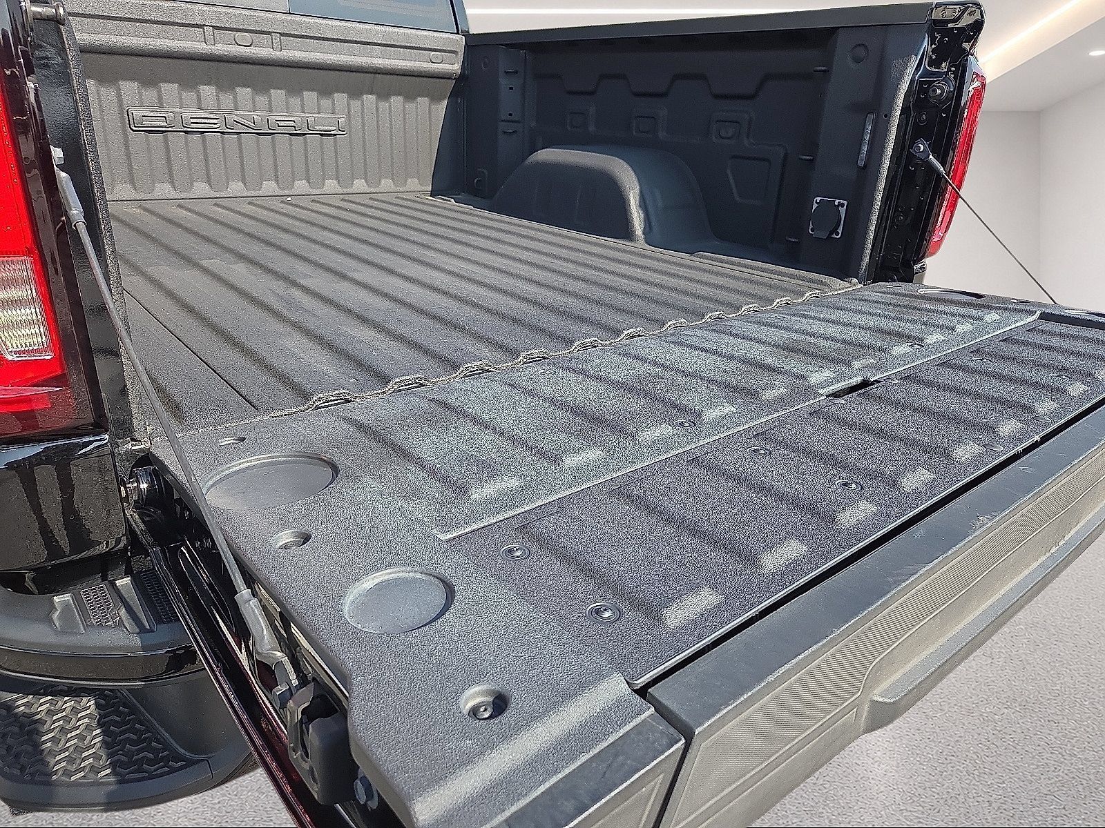 Certified 2023 GMC Sierra 1500 Denali AWD/4WD image 18