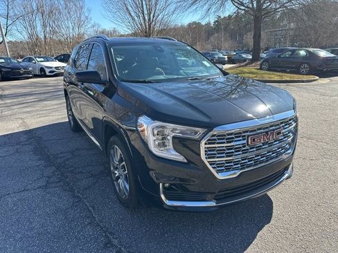 Used 2024 GMC Terrain Denali w/ Denali Premium Package image 3