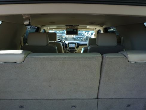 Used 2018 GMC Yukon Denali w/ Open Road Package image 11