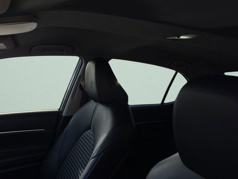 Used 2023 Toyota Camry SE image 16