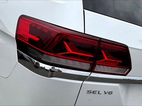 Used 2023 Volkswagen Atlas SEL image 29