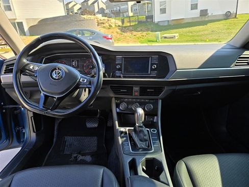 Used 2019 Volkswagen Jetta FWD image 16