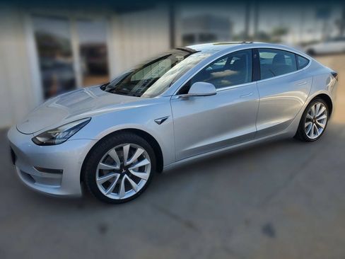 Used 2018 Tesla Model 3 Long Range RWD image 7