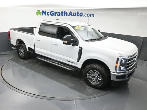 Used 2026 Ford F250 Lariat AWD/4WD image 3
