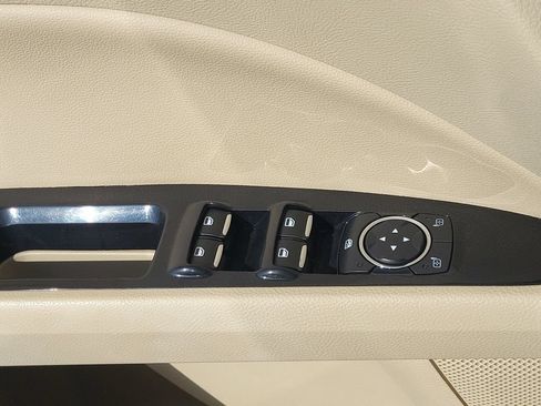 Used 2013 Ford Fusion SE FWD image 11