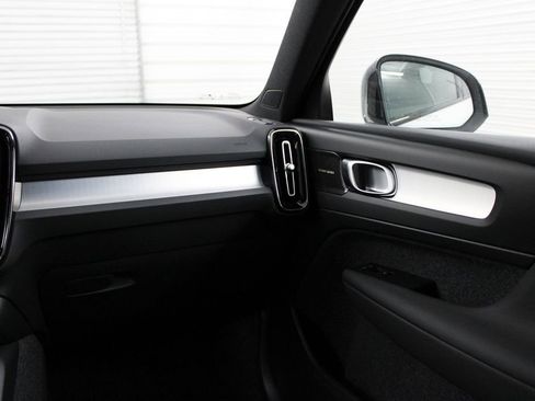 New 2026 Volvo XC40 B5 Ultra w/ Protection Package Premier image 23