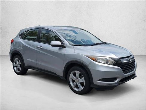 Used 2017 Honda HR-V LX image 3