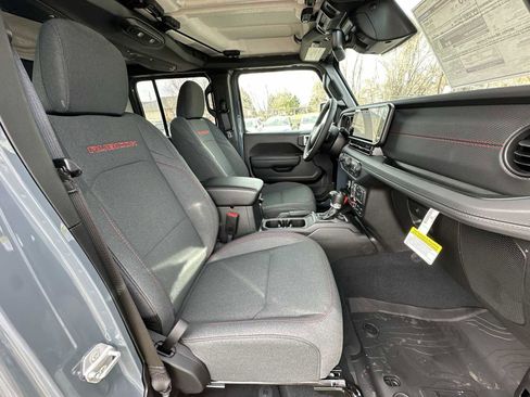 New 2026 Jeep Wrangler Unlimited Rubicon w/ Technology Group image 24