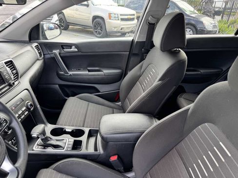 Used 2018 Kia Sportage LX AWD/4WD image 31