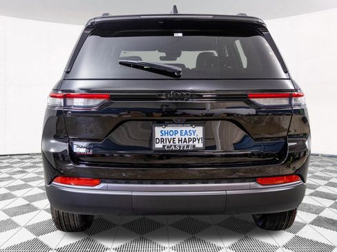 New 2026 Jeep Grand Cherokee Altitude AWD/4WD image 18