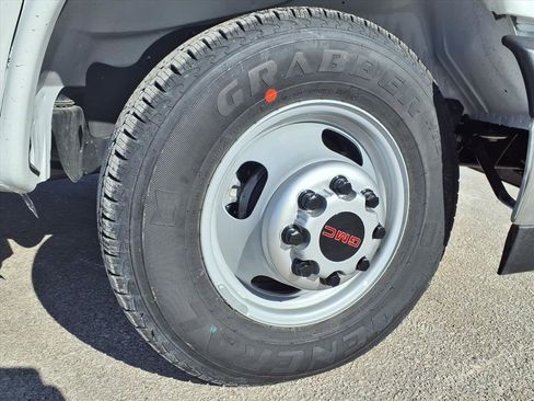 New 2025 GMC Savana 3500 w/ Power Convenience Package image 21