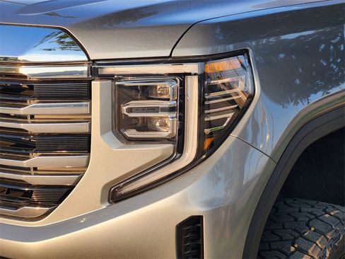 New 2026 GMC Sierra 1500 SLT image 6