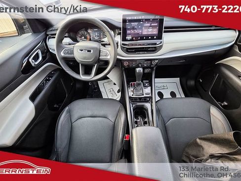 Used 2023 Jeep Compass Limited w/ Sun and Sound Group AWD/4WD image 12