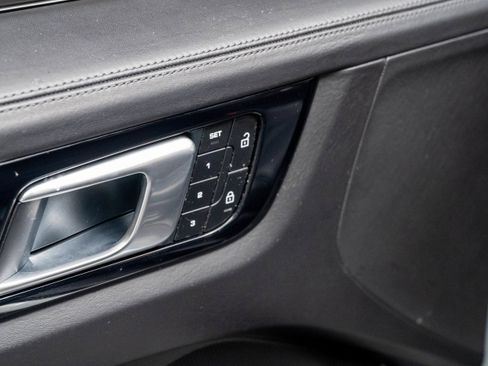 Certified 2022 Porsche Cayenne GTS AWD/4WD image 31
