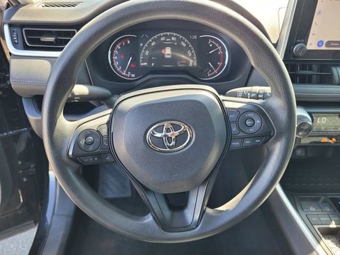 Used 2024 Toyota RAV4 XLE FWD image 19