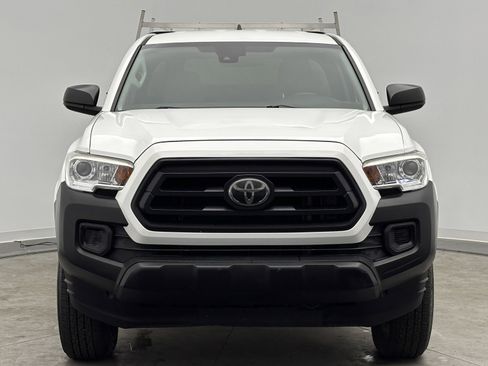 Used 2020 Toyota Tacoma SR image 2