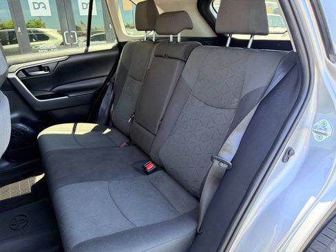 Used 2021 Toyota RAV4 XLE AWD/4WD image 23