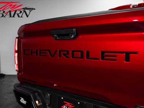 Used 2026 Chevrolet Colorado ZR2 w/ Technology Package AWD/4WD image 14