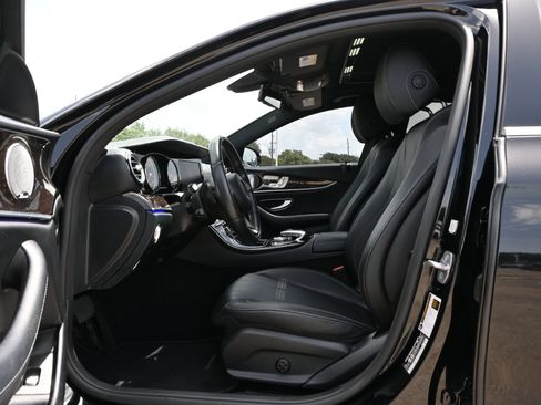 Used 2017 Mercedes-Benz E 300 image 19