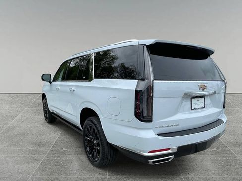 New 2026 Cadillac Escalade ESV Luxury AWD/4WD image 3