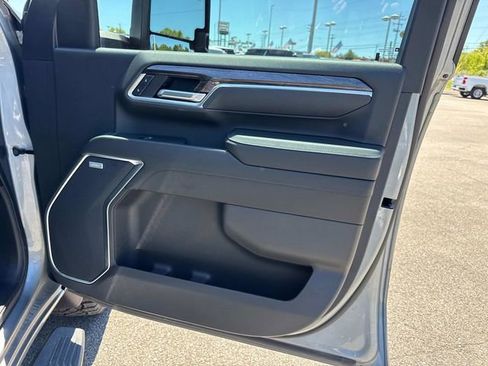 Used 2025 Chevrolet Silverado 2500 LTZ w/ LTZ Plus Package AWD/4WD image 23