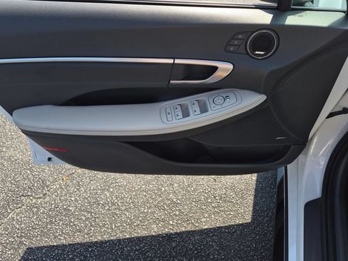 Used 2022 Hyundai Sonata Limited FWD image 10