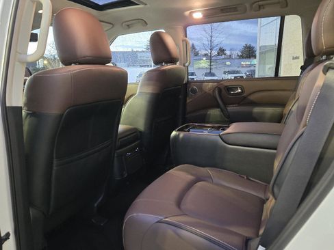 Certified 2024 INFINITI QX80 Premium Select w/ Cargo Package image 22