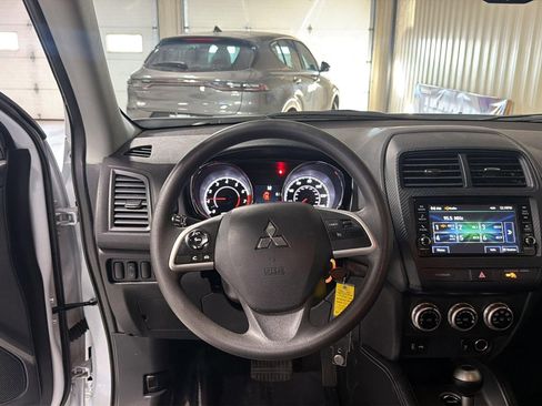 Used 2023 Mitsubishi Outlander Sport ES image 23