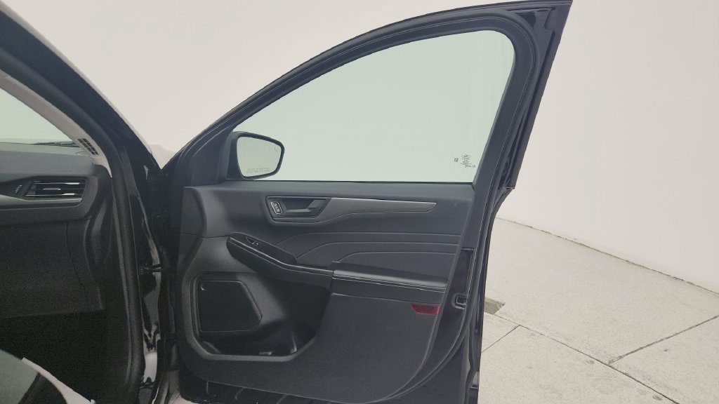 Used 2025 Ford Escape Active FWD image 24