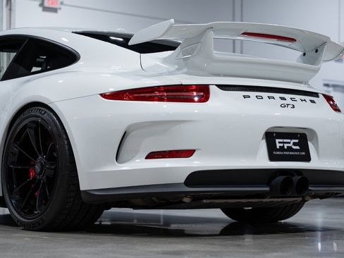 Used 2015 Porsche 911 GT3 RWD image 14