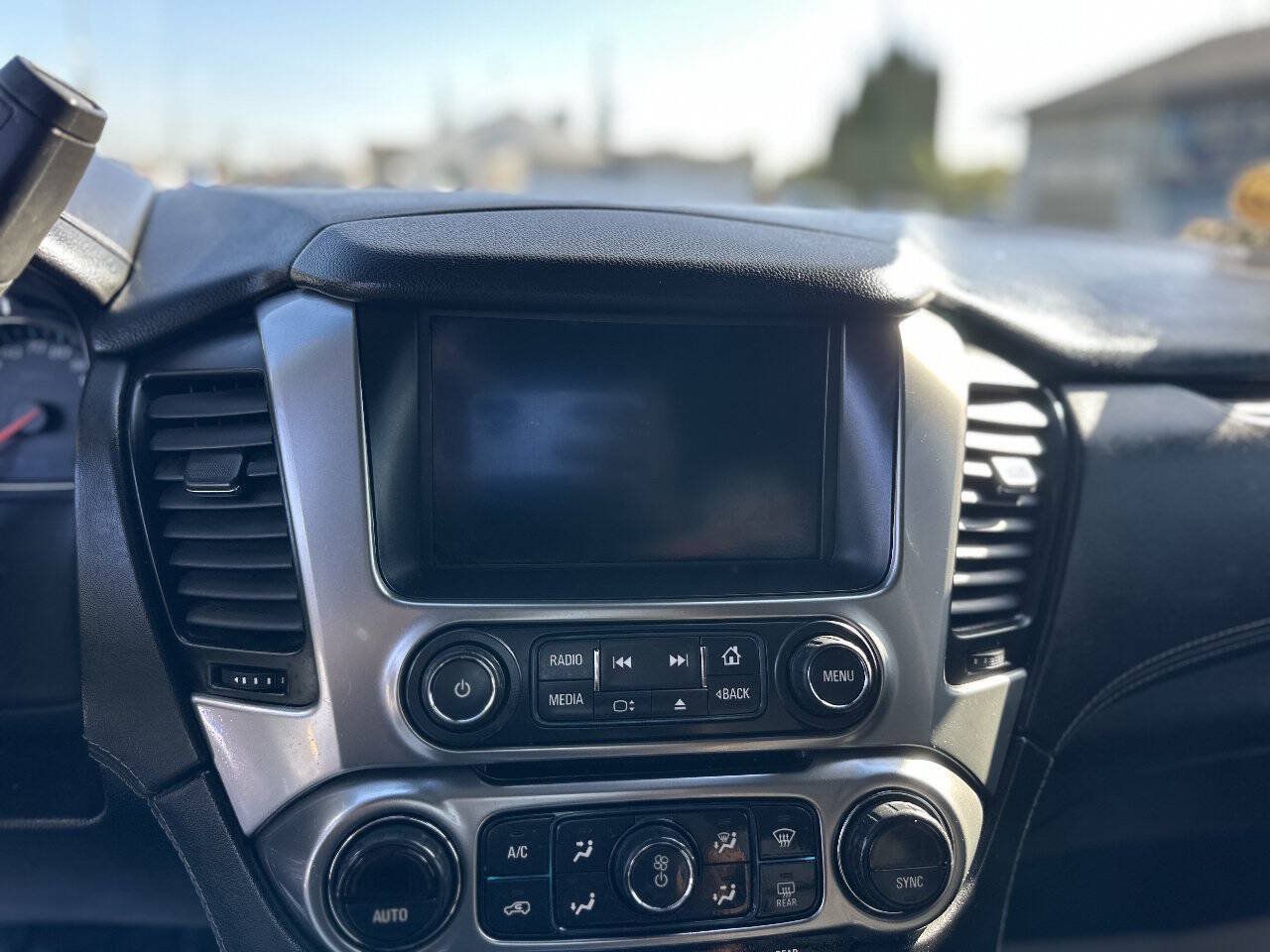 Used 2015 Chevrolet Tahoe LT RWD image 14